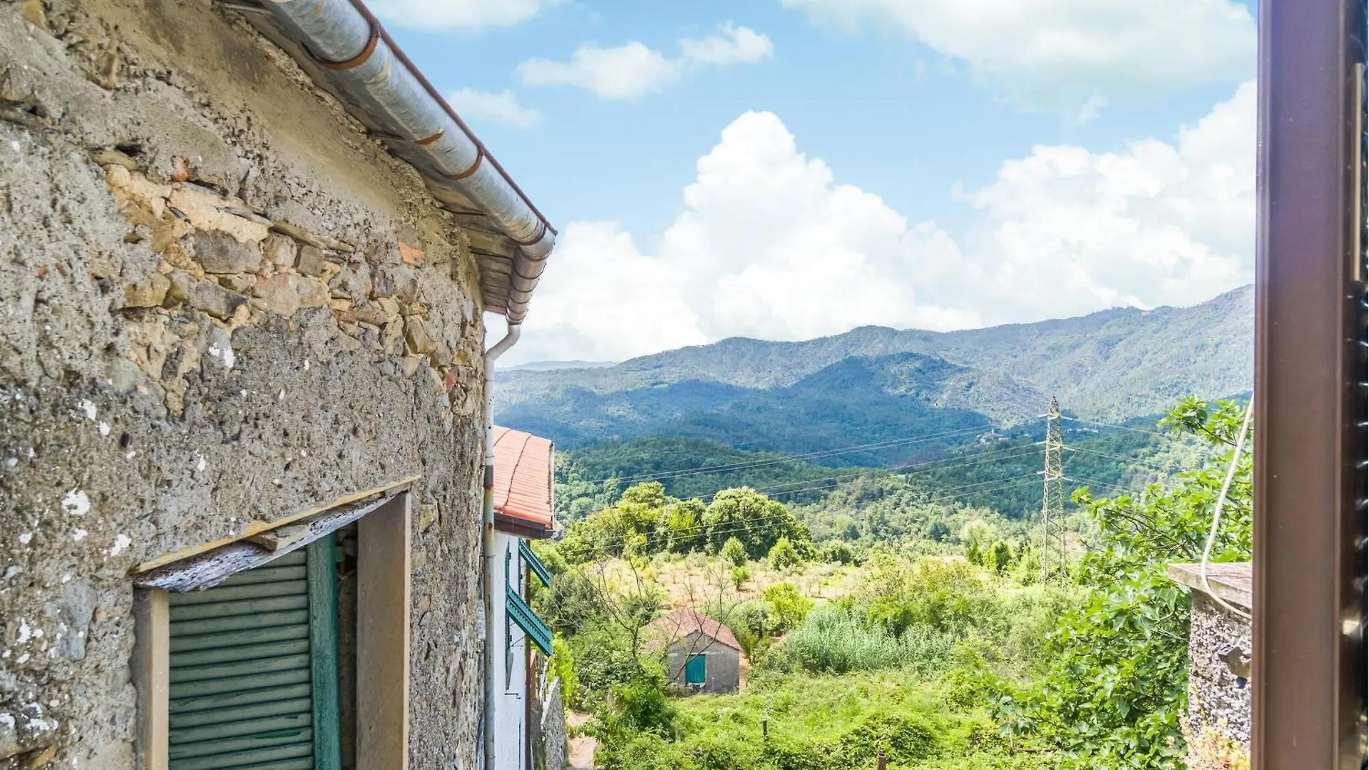 Pet Friendly Home In Carro Holiday home